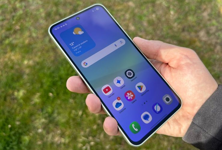 samsung-galaxy-a36-ecran-amoled-gorilla-victus+