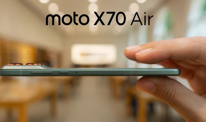 Moto-X70-Air-montage